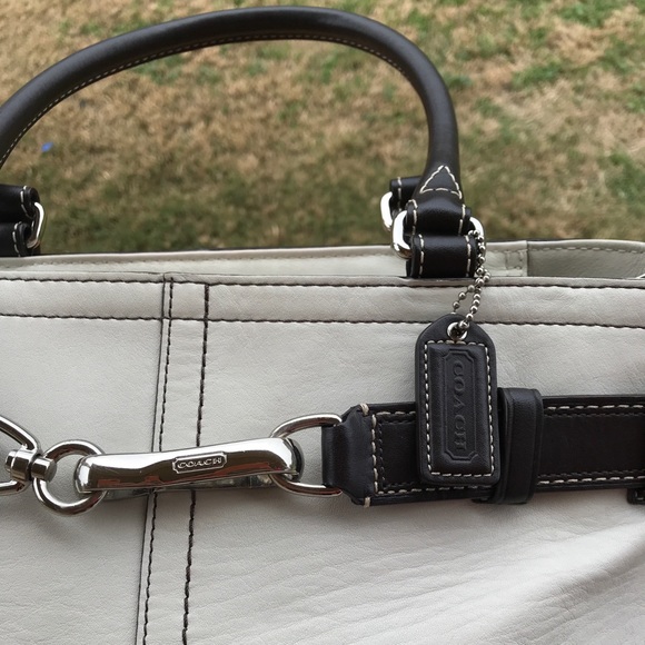 Coach shoulder bag (excellent condition) - Picture 2 of 5